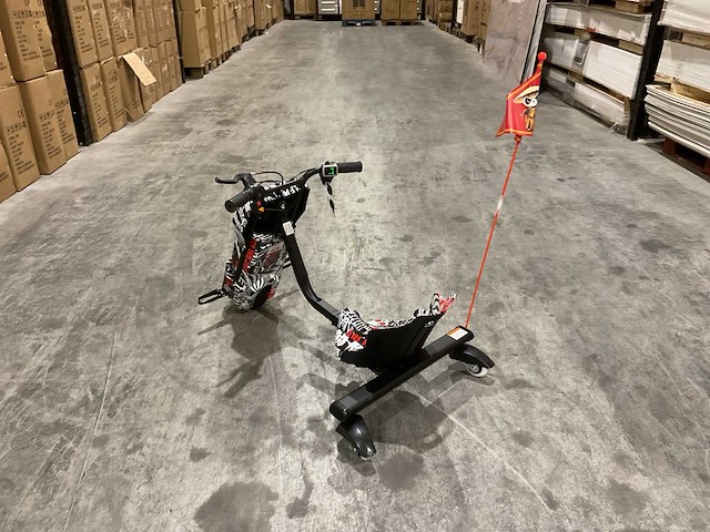 Ultra motocross drift trike 27ja 250w zwart/wit/rood voertuig - afbeelding 2 van  21