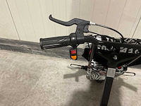 Ultra motocross drift trike 27ja 250w zwart/wit/rood voertuig - afbeelding 16 van  21