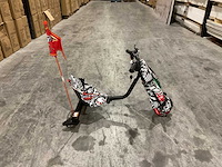 Ultra motocross drift trike 27ja 250w zwart/wit/rood voertuig - afbeelding 19 van  21