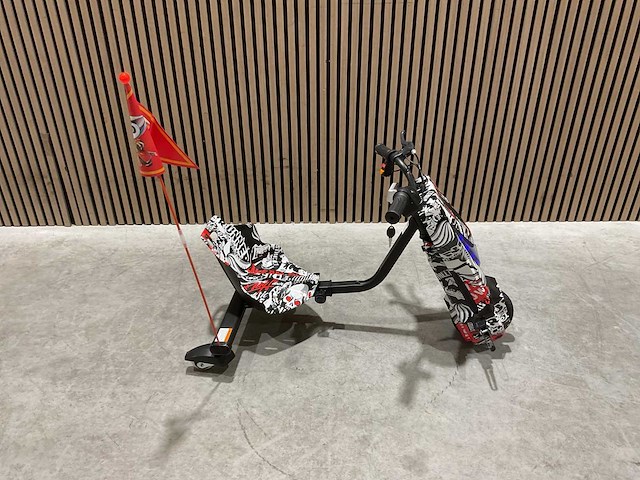 Ultra motocross drift trike 27ja 250w zwart/wit/rood voertuig - afbeelding 11 van  33