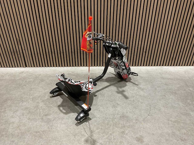 Ultra motocross drift trike 27ja 250w zwart/wit/rood voertuig - afbeelding 13 van  33