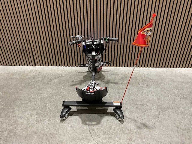 Ultra motocross drift trike 27ja 250w zwart/wit/rood voertuig - afbeelding 14 van  33