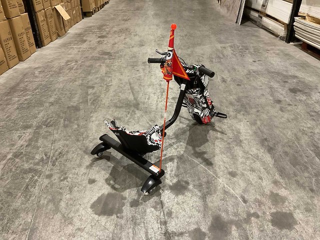 Ultra motocross drift trike 27ja 250w zwart/wit/rood voertuig - afbeelding 31 van  33