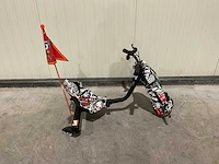 Ultra motocross drift trike 27ja 250w zwart/wit/rood voertuig - afbeelding 22 van  34
