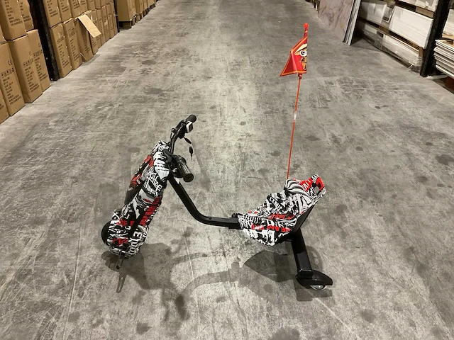 Ultra motocross drift trike 27ja 250w zwart/wit/rood voertuig - afbeelding 1 van  34