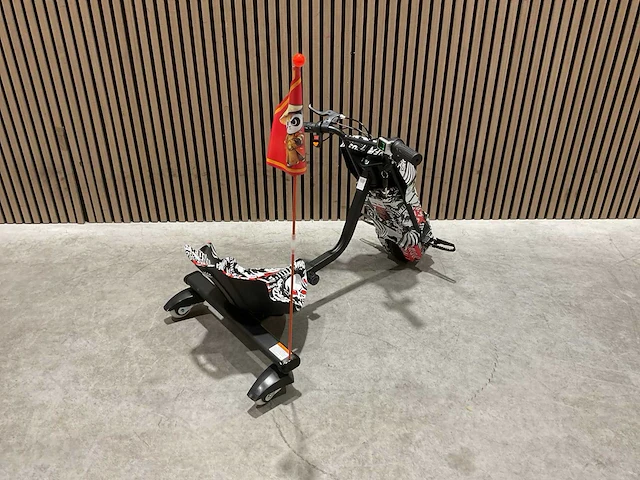 Ultra motocross drift trike 27ja 250w zwart/wit/rood voertuig - afbeelding 13 van  34