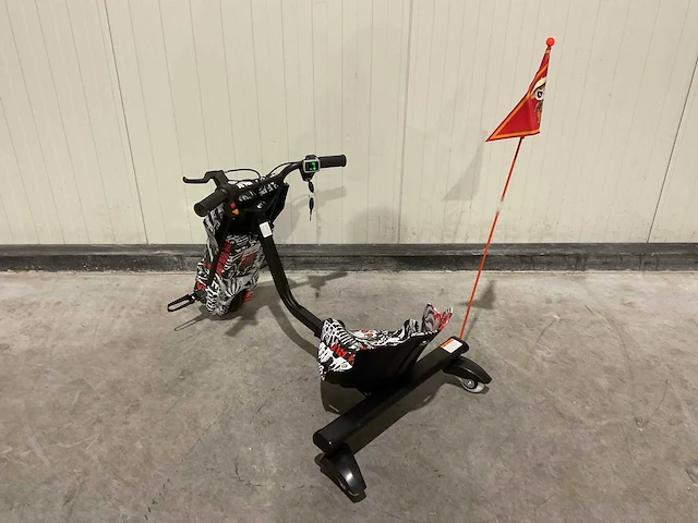 Ultra motocross drift trike 27ja 250w zwart/wit/rood voertuig - afbeelding 28 van  34