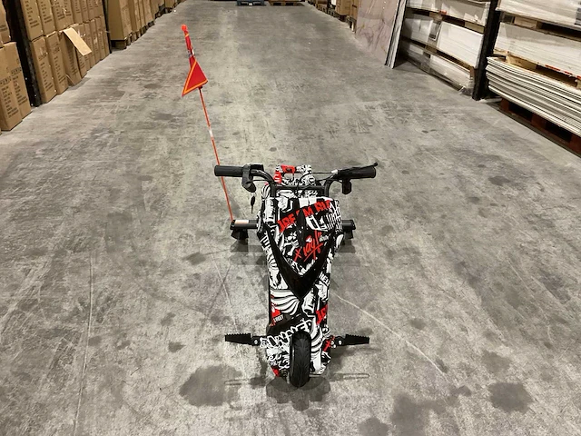 Ultra motocross drift trike 27ja 250w zwart/wit/rood voertuig - afbeelding 23 van  34