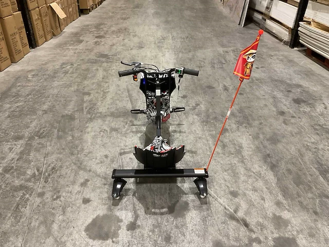 Ultra motocross drift trike 27ja 250w zwart/wit/rood voertuig - afbeelding 33 van  34