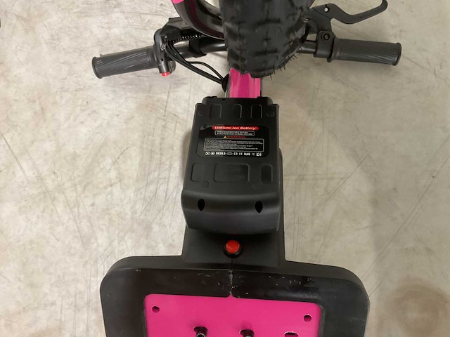 Ultra motocross trx200 elektrische loopfiets roze - afbeelding 2 van  11