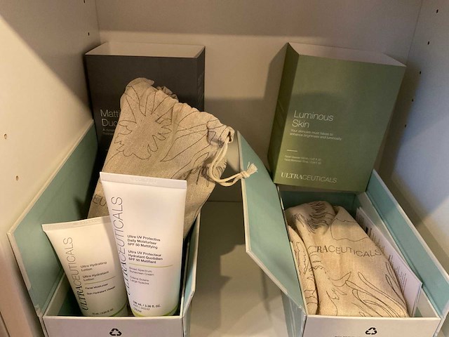 Ultraceuticals mattifying duo en luminous skin giftset (5x) - afbeelding 2 van  3