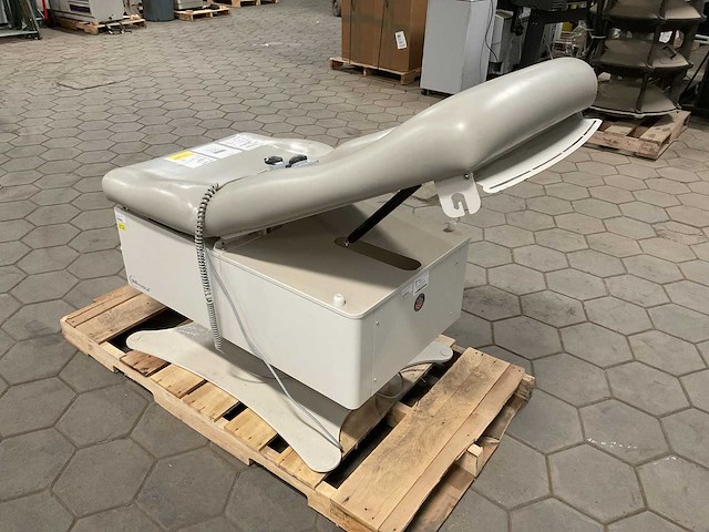 Umfmedical 4070 examination table - afbeelding 4 van  7