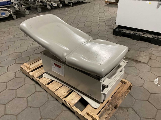 Umfmedical examination table - afbeelding 2 van  5