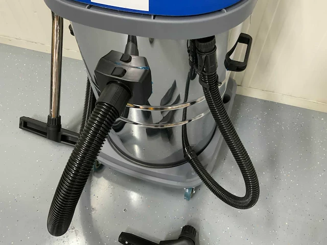 Umt - 80l 3000watt - industriële stofzuiger nat/droog - 3 motoren a 1000w - per motor aan te zetten - afbeelding 4 van  16