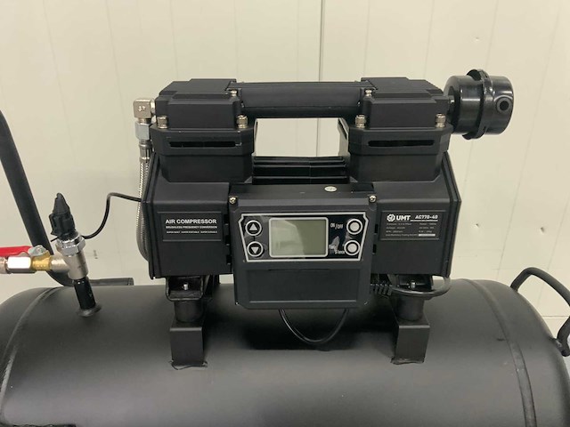 Umt - ac770-40l - hogedrukcompressor 40 liter - 9bar - 2026 - afbeelding 2 van  2