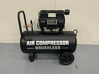 Umt - ac770-40l - hogedrukcompressor 40 liter - 9bar - 2026 - afbeelding 8 van  13