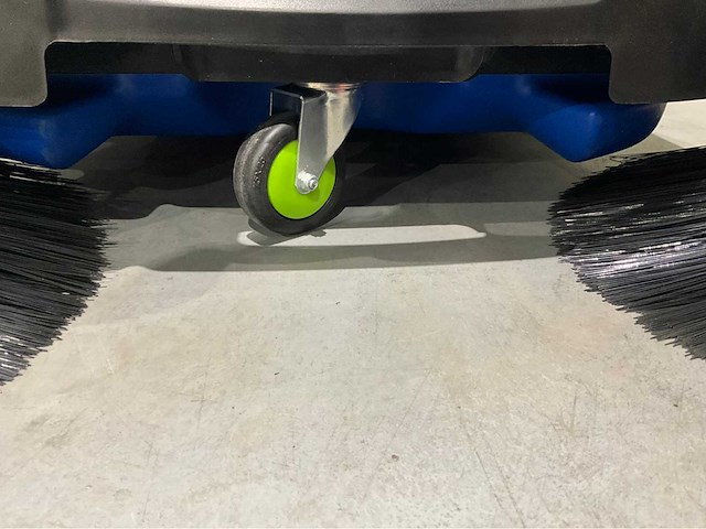 Umt - g5 achterloop veegmachine - afbeelding 17 van  18