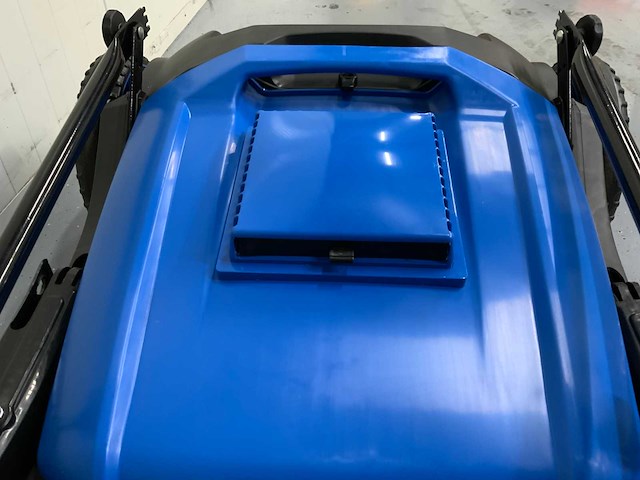 Umt- sweeper veegmachine met grote opvangbak - afbeelding 9 van  19