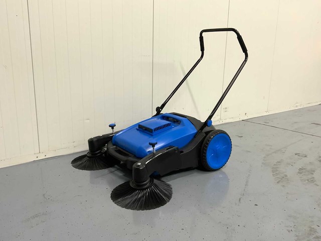 Umt- sweeper veegmachine met grote opvangbak - afbeelding 12 van  19