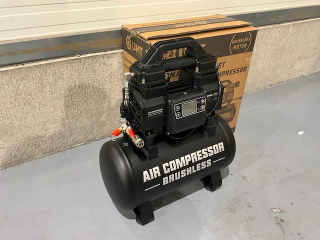 Umt ac770-19 - hogedruk compressor 19 liter - 1000w - 9bar - afbeelding 10 van  16