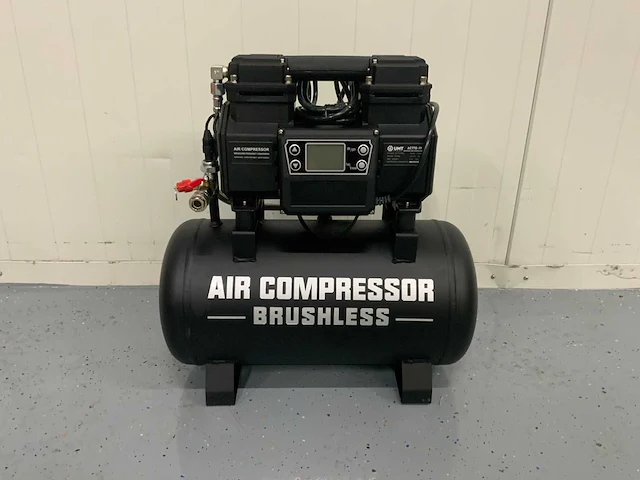 Umt ac770-19 - hogedruk compressor 19 liter - 1000w - 9bar - afbeelding 12 van  16
