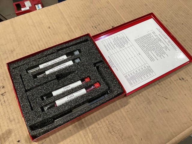 Unc screw thread insert tool kit - afbeelding 1 van  3