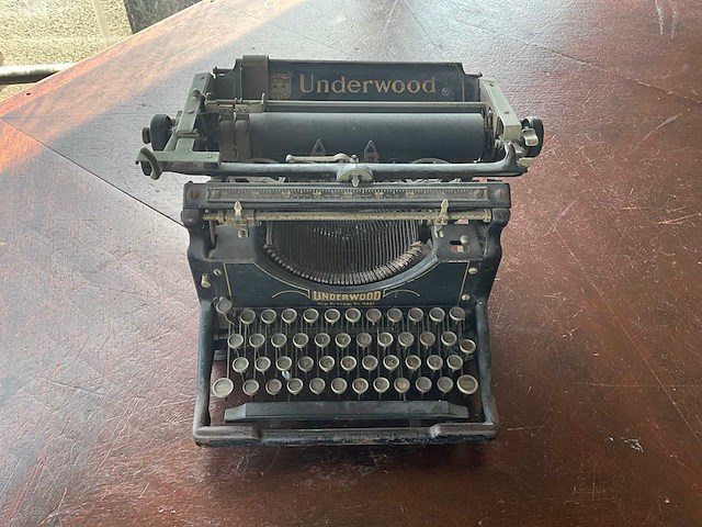 Underwood type machine - afbeelding 1 van  8
