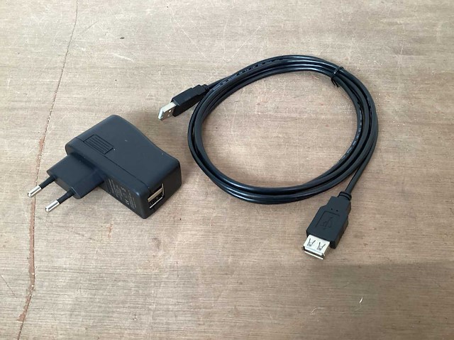 Uni telefoonoplader & usb verlengkabel (71x) - afbeelding 1 van  3