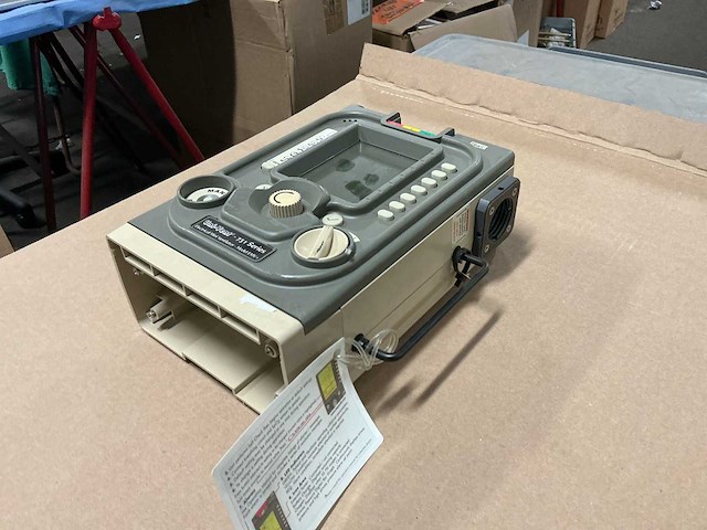 Uni-vent 731 series portable ventilator - afbeelding 1 van  4