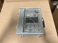 Uni-vent model 754 transport ventilator - afbeelding 2 van  4