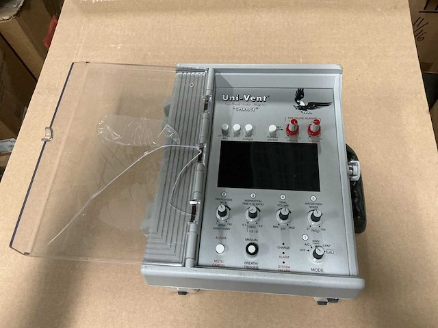 Uni-vent model 754 transport ventilator - afbeelding 3 van  4