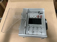 Uni-vent model 754 transport ventilator - afbeelding 3 van  4