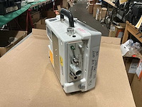 Uni-vent model 754 transport ventilator - afbeelding 4 van  4