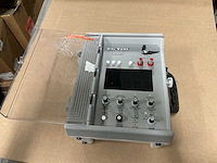 Uni-vent model 754 transport ventilator - afbeelding 3 van  4