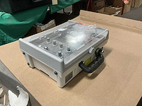 Uni-vent model 754 transport ventilator - afbeelding 1 van  4