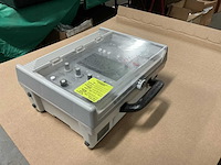 Uni-vent model 754 transport ventilator - afbeelding 1 van  4