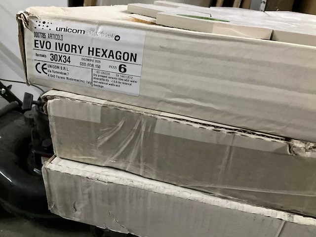 Unicom starker hexagon mozaïek tegel evostone ivory 30x34 - afbeelding 5 van  5