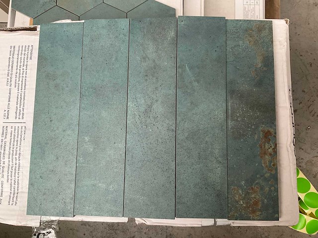 Unicom wandtegel oxid emerald 7,4x30 3,5m2 - afbeelding 5 van  6