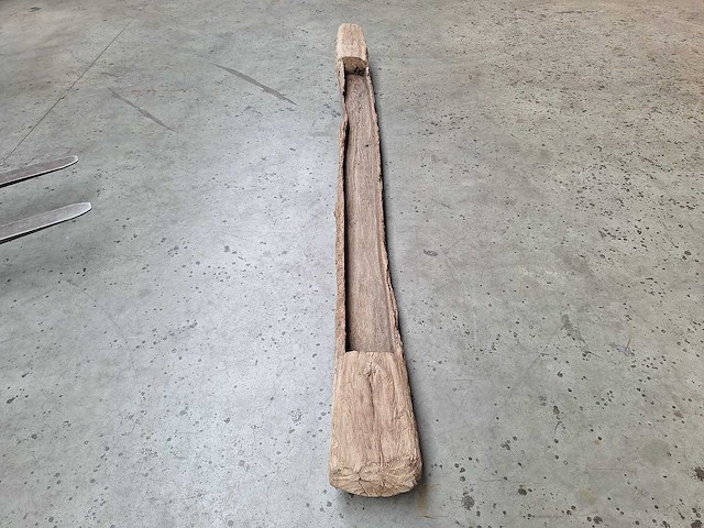 Unieke oude houten trog 320 cm - afbeelding 3 van  3