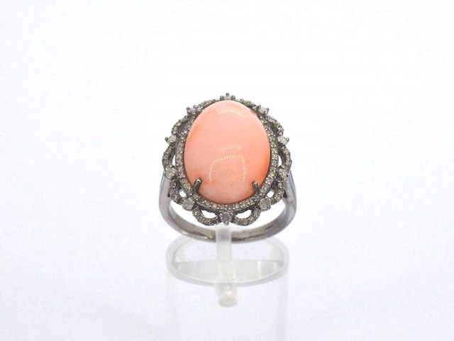 Unieke ring met diamanten en centraal koraal - afbeelding 9 van  10