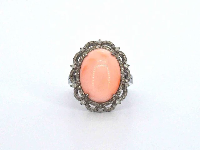 Unieke ring met diamanten en centraal koraal - afbeelding 1 van  10