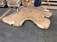 Unieke suar boomstamtafel blad - afbeelding 2 van  3