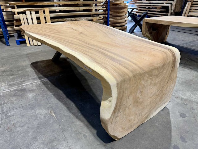 Unieke suar waterval boomstamtafel 260 cm. - afbeelding 2 van  4