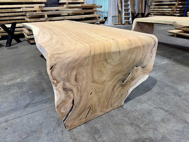 Unieke suar waterval boomstamtafel 275 cm. - afbeelding 3 van  6