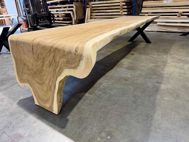 Unieke suar waterval boomstamtafel 390 cm. - afbeelding 1 van  4