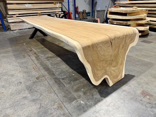 Unieke suar waterval boomstamtafel 390 cm. - afbeelding 2 van  4