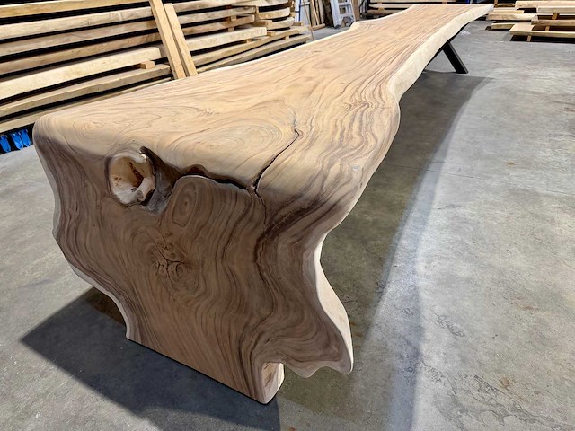 Unieke suar waterval boomstamtafel 525 cm. - afbeelding 2 van  5