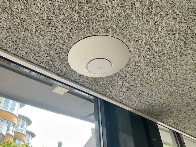 Unifi - achd - wifi versterker & switch (3x) - afbeelding 1 van  8