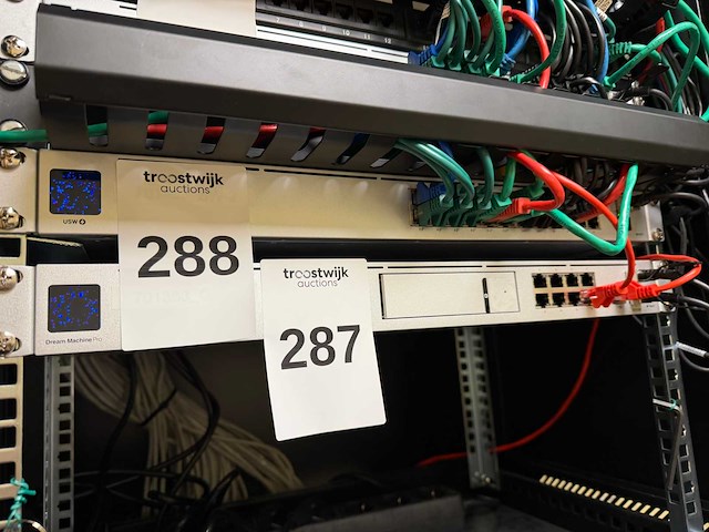 Unify - usw - 24 poort - 19" switch - afbeelding 1 van  4