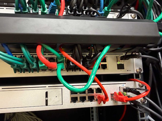 Unify - usw - 24 poort - 19" switch - afbeelding 3 van  4